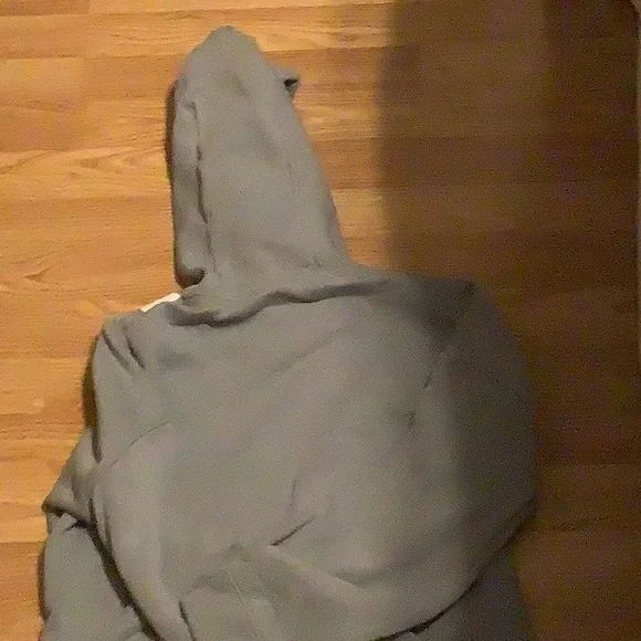 Under armour sweatshirt size XS. - Picture 4 of 5